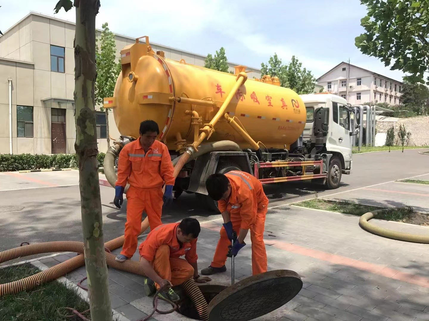 芷江化粪池清理与5-8吨吸粪车施工效率分析
